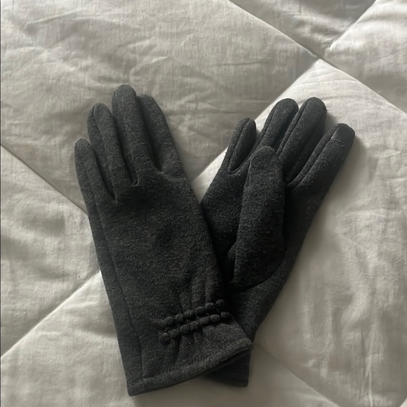 Elegant Black Women's Gloves - Picture 1 of 2